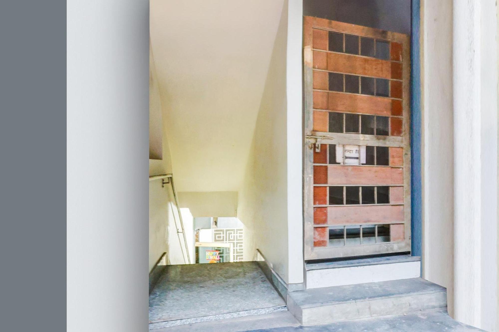 Hotel O Hari Nagar Ashram New Delhi Exterior photo